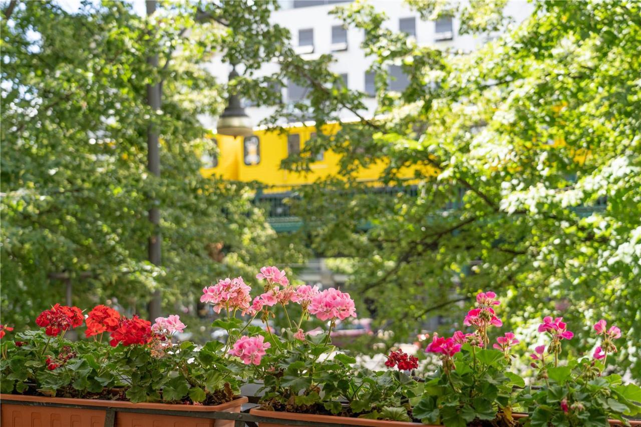 Holiday 33 Apartments Efg Schoenhauser Allee Mit Balkon Берлин Екстериор снимка