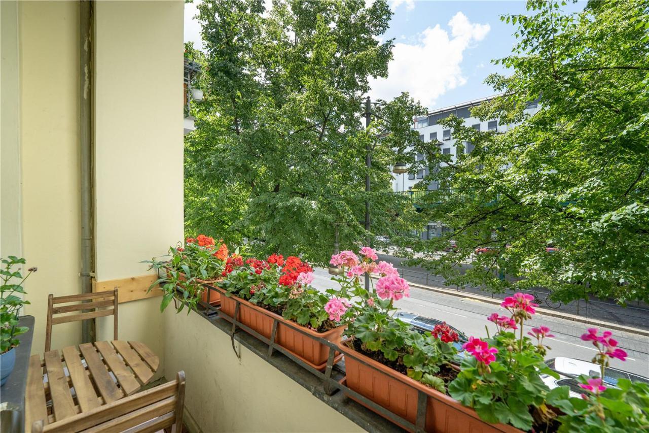 Holiday 33 Apartments Efg Schoenhauser Allee Mit Balkon Берлин Екстериор снимка